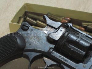 Le marquage de la carcasse du revolver 1892.