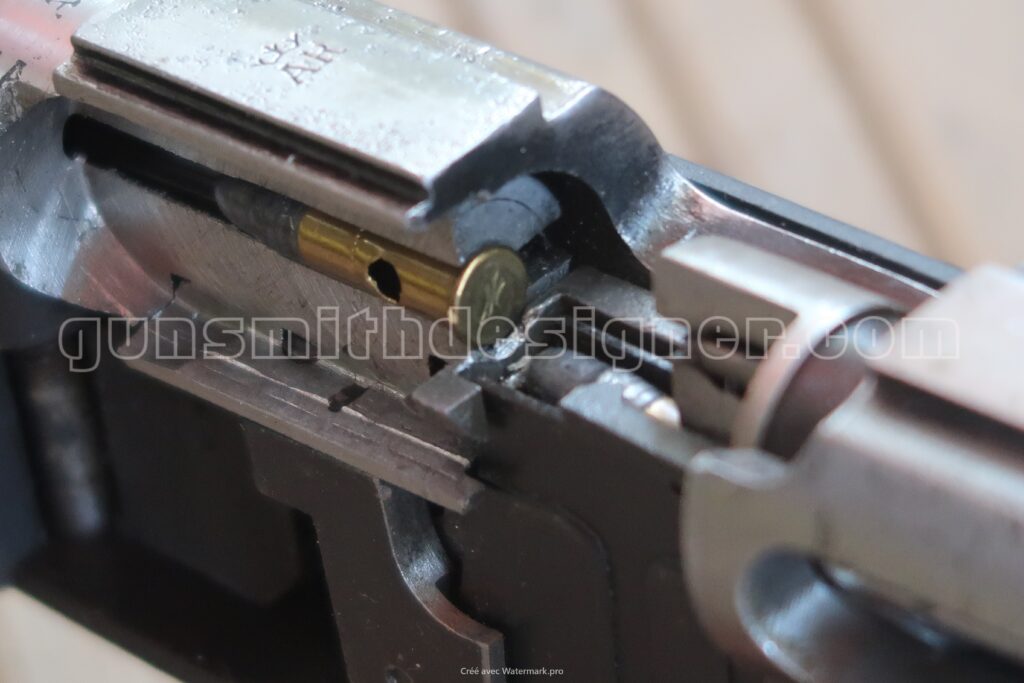 Norinco JW15, une munition dans la chambre coupée.
